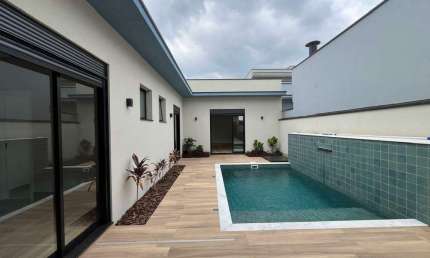 Casa com piscina a venda no Condomínio Piemonte em Indaiatuba