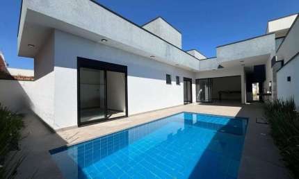 Casa a venda com piscina no Condomínio Gran Reserve em Indaiatuba