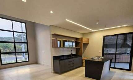 Casa térrea à venda no Condomínio Park Gran Reserve em Indaiatuba-sp