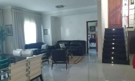 Casa a venda com 4 quartos (2 suítes) e piscina no condomínio belville - indaiatuba