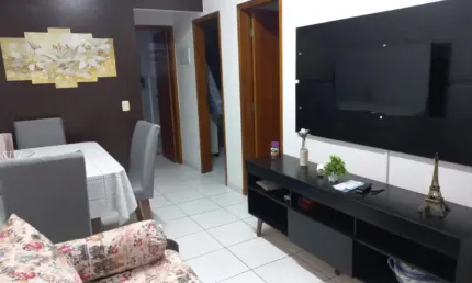 Ótima Casa Condomínio na Guilhermina com quintal privativo