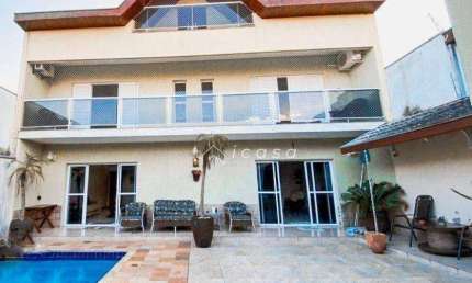 Sobrado com 3 dormitórios à venda, 280 m² por R$ 820.000,00 - Vila Santos - Caçapava/SP
