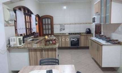 Sobrado com 3 dormitórios à venda, 220 m² por R$ 440.000,00 - Borda da Mata - Caçapava/SP