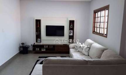Sobrado com 3 dormitórios à venda, 215 m² por R$ 532.000,00 - Borda da Mata - Caçapava/SP