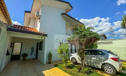 Sobrado com 5 dormitórios à venda, 200 m² por R$ 1.400.000,00 - Vila Betânia - São José dos Campos/SP