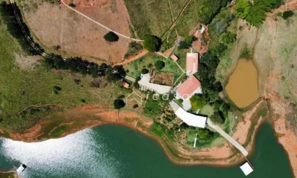 Sítio com 3 dormitórios à venda, 56000 m² por R$ 3.800.000 - Jaguari - São José dos Campos/SP