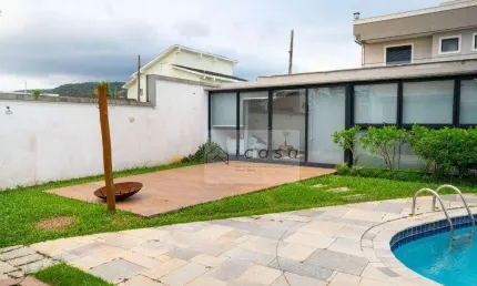 Casa com 3 dormitórios à venda, 350 m² por R$ 1.800.000,00 - Acapulco - Guarujá/SP