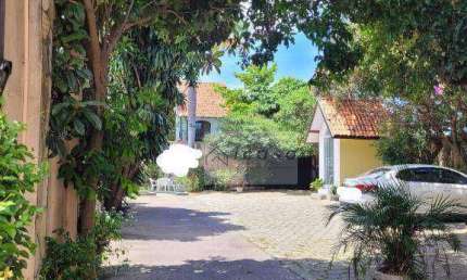 Sobrado com 3 dormitórios à venda, 700 m² por R$ 5.500.000,00 - Independência - Taubaté/SP
