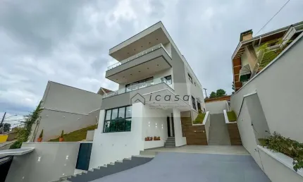 Sobrado com 5 dormitórios à venda, 308 m² por R$ 2.380.000,00 - Vila Matilde - Campos do Jordão/SP