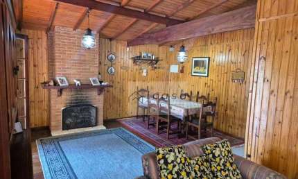 Sobrado com 3 dormitórios à venda, 270 m² por R$ 580.000,00 - Parque Pedra do Baú - Campos do Jordão/SP