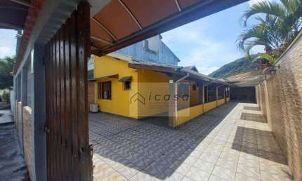Casa com 1 dormitório à venda, 160 m² por R$ 690.000,00 - Caraguá - Caraguatatuba/SP