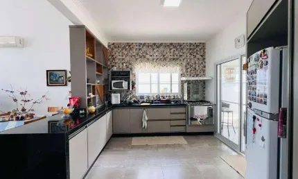 Casa com 3 dormitórios, 150 m² - venda por R$ 1.100.000,00 ou aluguel por R$ 6.963,33/mês - Condomínio Terras do Vale - Caçapava/SP