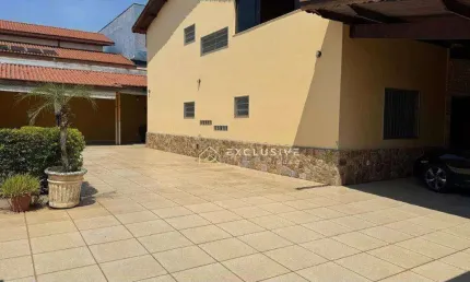 Casa com 4 dormitórios à venda, 350 m² por R$ 873.000,00 - Parque São Cristóvão - Taubaté/SP