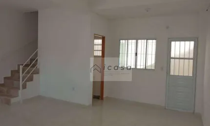 Sobrado com 2 dormitórios à venda, 66 m² por R$ 220.000,00 - Vila Santa Izabel - Caçapava/SP