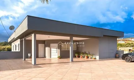 Sobrado com 4 dormitórios à venda, 369 m² por R$ 2.300.000,00 - Caçapava Velha - Caçapava/SP