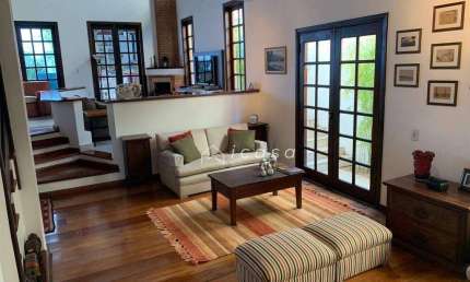 Sobrado com 4 dormitórios à venda, 300 m² por R$ 3.064.000,00 - Jardim das Colinas - São José dos Campos/SP