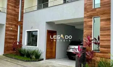 Casa com 3 dormitórios à venda por R$ 625.000,00 - Bom Retiro - Joinville/SC