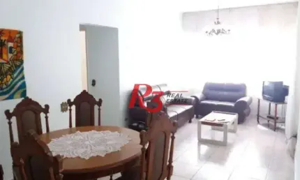 Apartamento de 2 quartos à venda em frente à  praia.