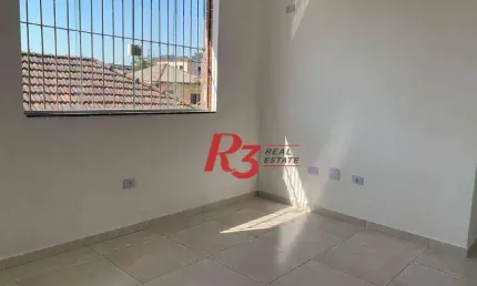 R3 REAL ESTATE VENDE CASA SOBRESPOSTA ALTA! Casa com 2 dormitórios à venda, 72 m² por R$ 320.000 - Chico de Paula - Santos/SP
