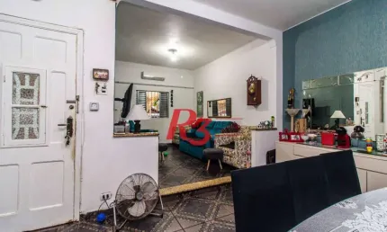 Sobreposta térrea com 2 dormitórios à venda, 135 m² - Embaré - Santos/SP