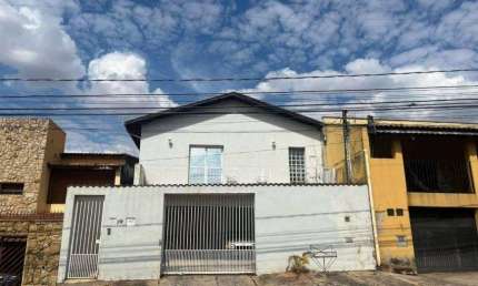 Sobrado à venda em Campinas, Jardim Nova Europa, com 3 quartos, com 172 m²