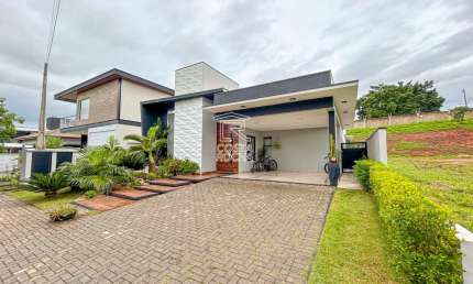 Casa com 3 suítes à venda- Condominio Portal dos Bandeirantes - Salto/SP