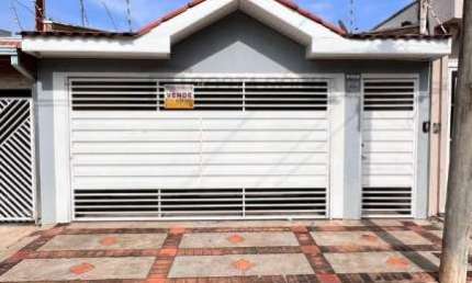 Casa com 2 quartos à venda na Rua Presidente Bernardes, 325, Centro, Salto