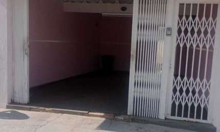 Casa com 2 dormitórios para alugar, 200 m² por R$ 2.800,00/mês - Jardim Bandeirantes - Salto/SP