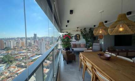 Apartamento incrível com 3 suítes e 3 vagas na Rua Bela Vista!