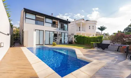 Casa a venda por R$ 4.500.000,00 em Alphaville - SP