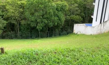 Terreno à venda por R$ 960.000,00 em Alphaville, Santana de Parnaíba-SP