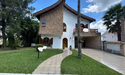 Casa à venda por R$ 3.000.000,00 em Alphaville - SP
