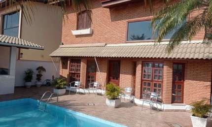 Casa à venda por R$ 2.500.000,00  em Alphaville, Santana de Parnaíba-SP
