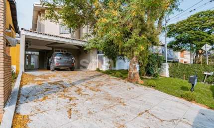 Casa à venda por R$ 2.250.000,00 em Alphaville - SP