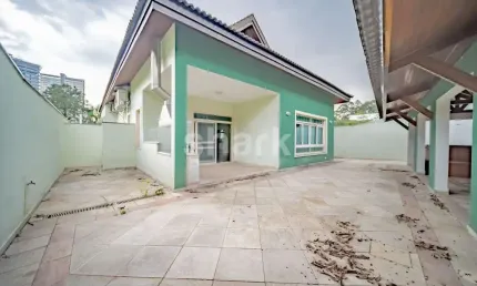 Casa para venda por R$3.300.000,00 em Alphaville, Santana de Parnaíba-SP