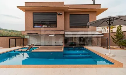 Casa à venda por R$  4.000.000,00 em Alphaville, Santana de Parnaíba-SP