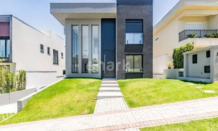 Casa à venda por R$ 4.950.000,00 em Alphaville, Santana de Parnaíba-SP