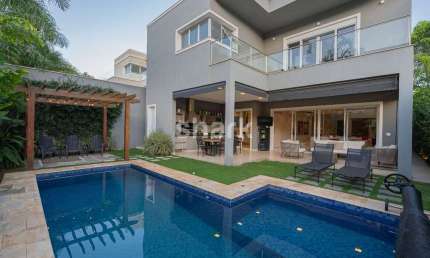 Casa à venda em Alphaville, Santana de Parnaíba - SP
