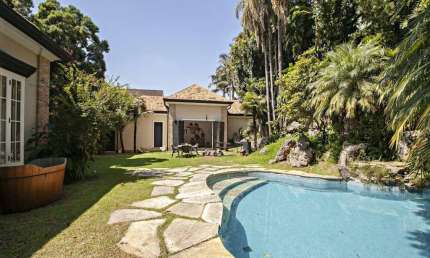 Casa com 5 quartos à venda no Jardim Everest, São Paulo 