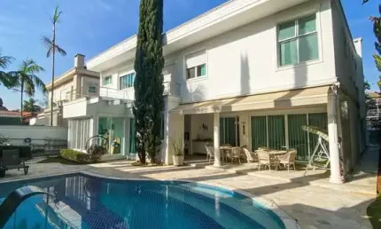 Casa à venda por R$ 9.900.000,00 em Alphaville, Barueri-SP