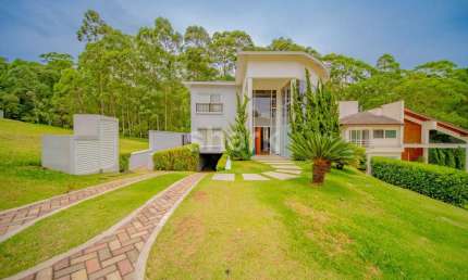Casa á venda em Alphaville, Santana de Parnaíba - SP