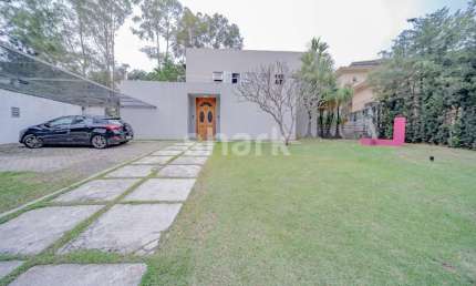 Casa a venda por R$ 8.500.000,00 em Alphaville, Santana de Parnaíba-SP