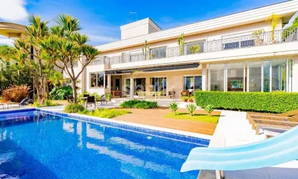 Casa para venda por R$ 12.000.000,00 em Alphaville,  Barueri-SP