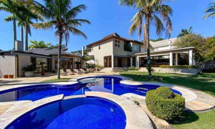 Casa à venda por R$ 8.000.000,00 em Alphaville, Santana de Parnaíba-SP