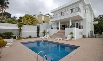 Casa para venda e locação por R$ 6.800.000,00 ou R$ 60.000,00/mês  em Alphaville Barueri-SP.