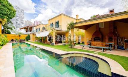 Casa para venda e locação por R$ 11.000.000,00 ou R$ 50.000,00/mês em Alphaville, Barueri-SP