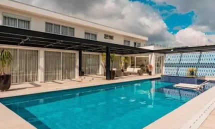 Casa à venda por R$ 18.500.000,00 em Alphaville, Santana de Parnaíba-SP