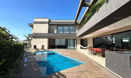 Casa à venda por R$ 9.000.000,00 em Alphaville - SP