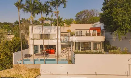 Casa para venda por R$10.000.000,00 ou locação R$50.000,00 no Jardim Guedala - SP
