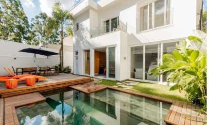 Casa para venda por R$8.100.000,00 ou locação R$40.000,00  em Alphaville- SP.